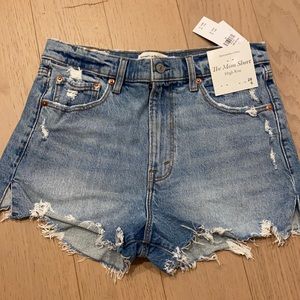 NWT Abercrombie & Fitch Mom Short High Rise